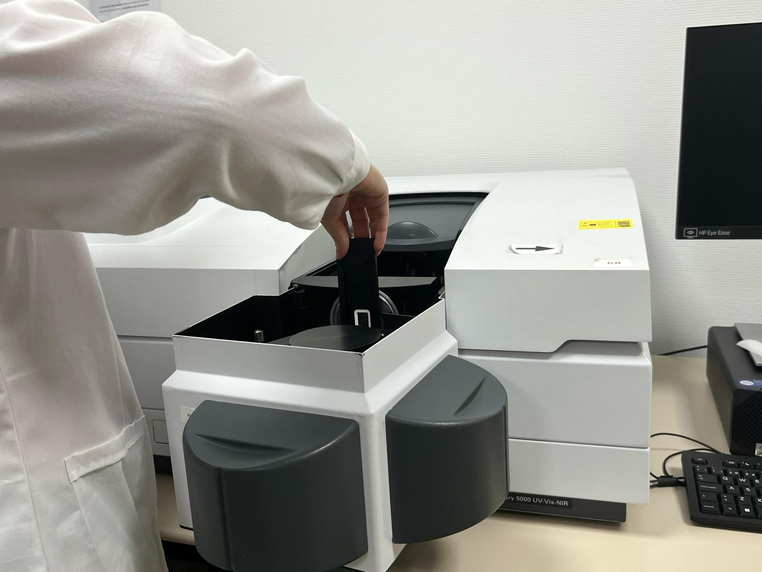 Medida del Haze. Espectrofotómetro con esfera integradora