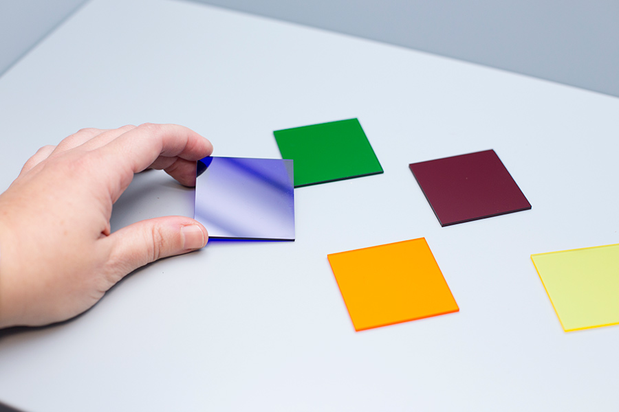 Medida del color en sólidos translúcidos y líquidos